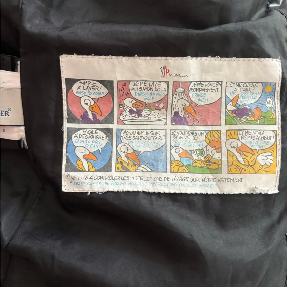 SALE‼️MONCLER Down Black Puffer Jacket with adjustable hood size 1 - Picture 7 of 16